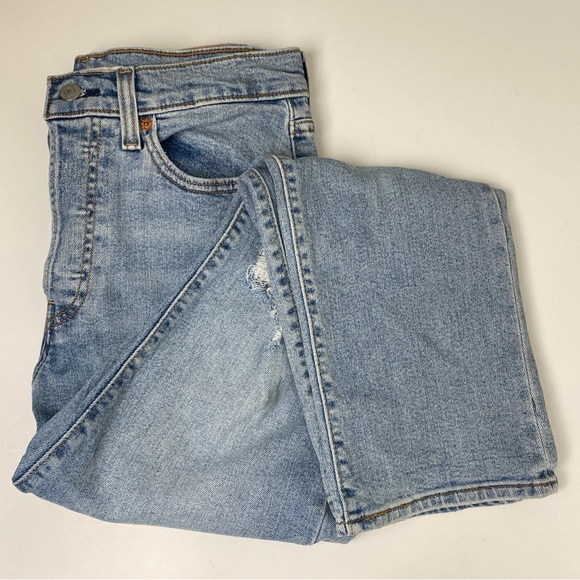 Levis Wedgie Straight Jeans Distressed Light Wash - Picture 10 of 12